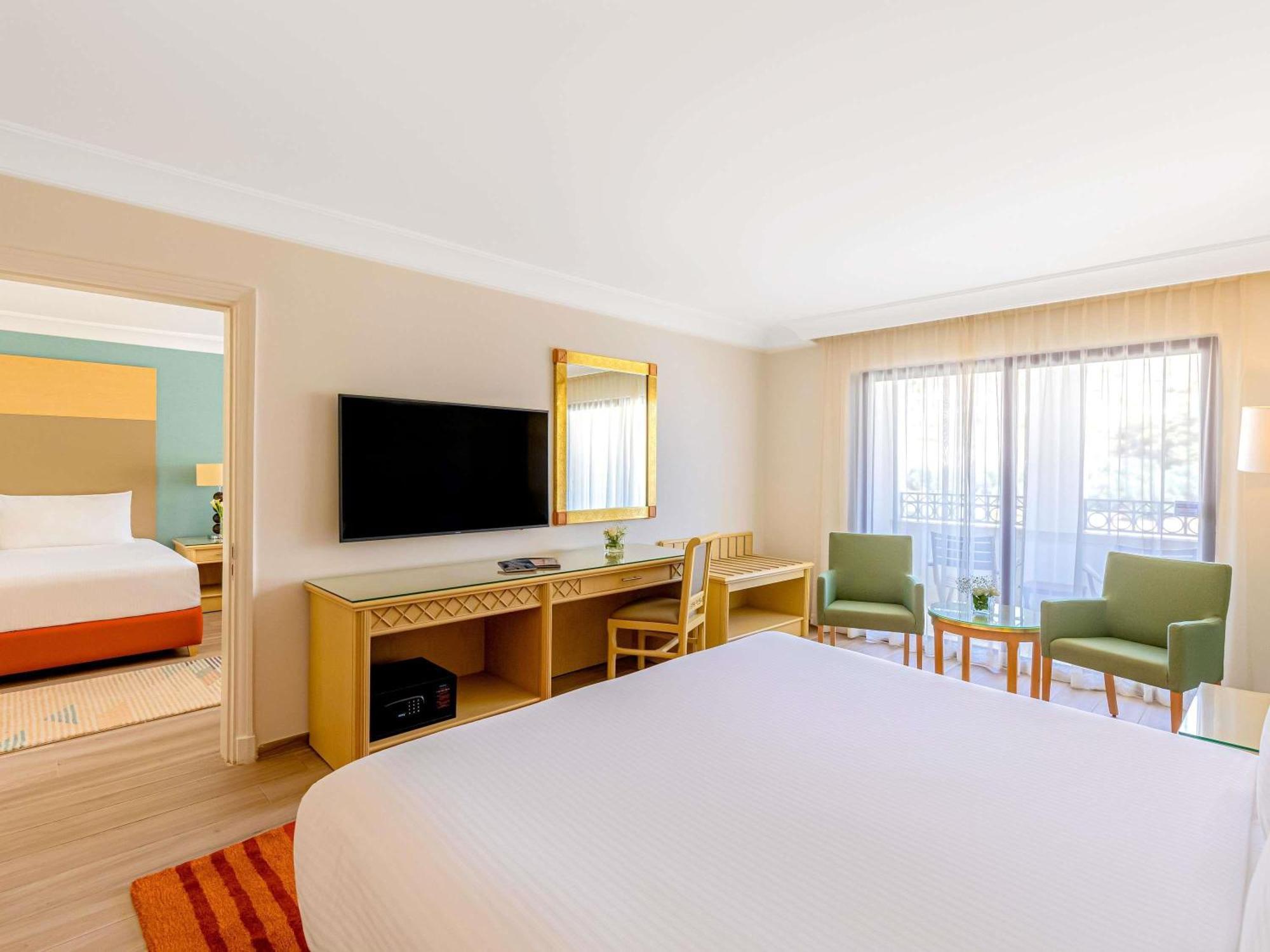 Moevenpick Petra Complex 5*